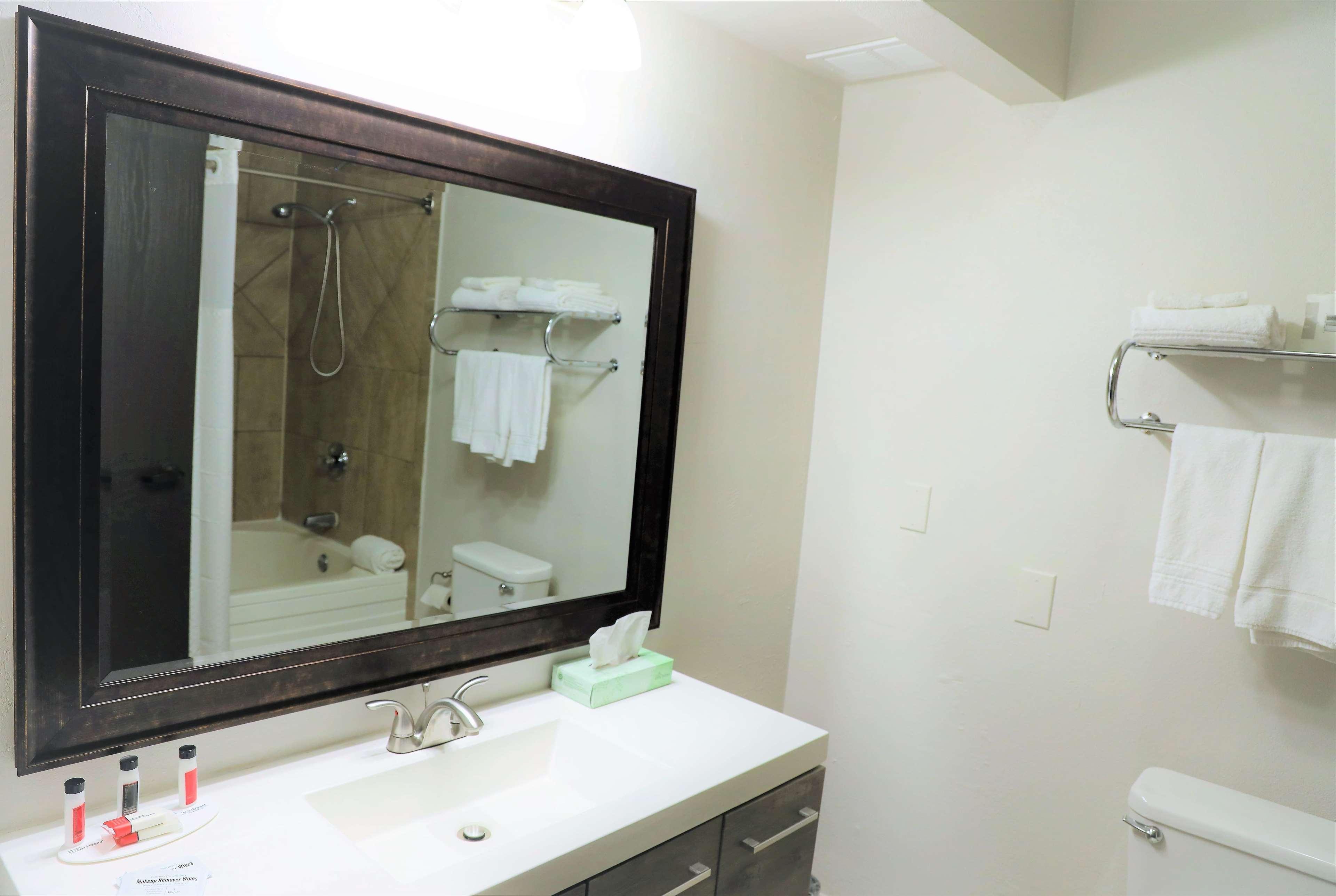 ซูเปอร์ 8 บาย วินด์แฮม ไฮพอยต์/กรีนส์โบโร Hotel ไฮพอยท์ ภายนอก รูปภาพ