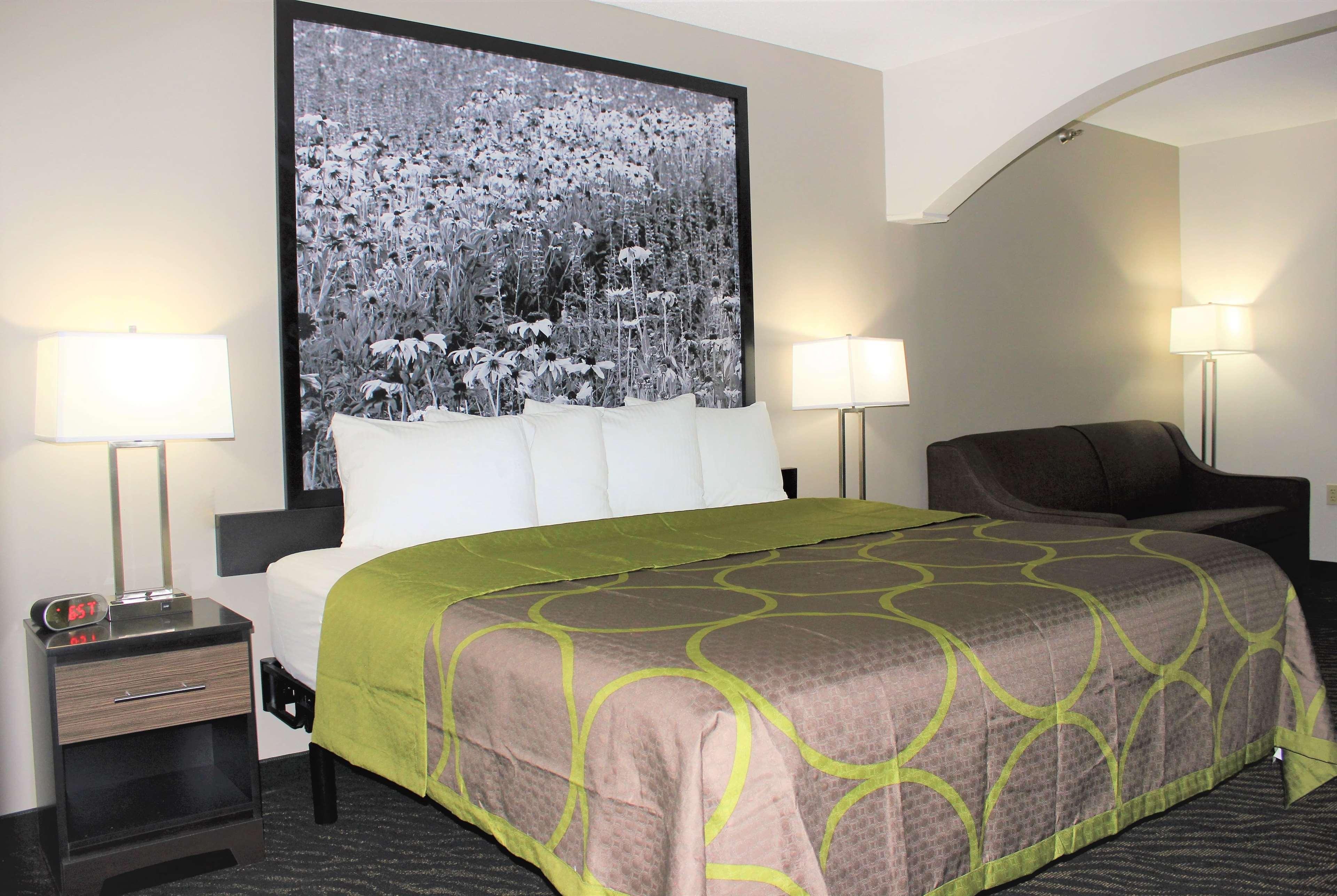 ซูเปอร์ 8 บาย วินด์แฮม ไฮพอยต์/กรีนส์โบโร Hotel ไฮพอยท์ ภายนอก รูปภาพ