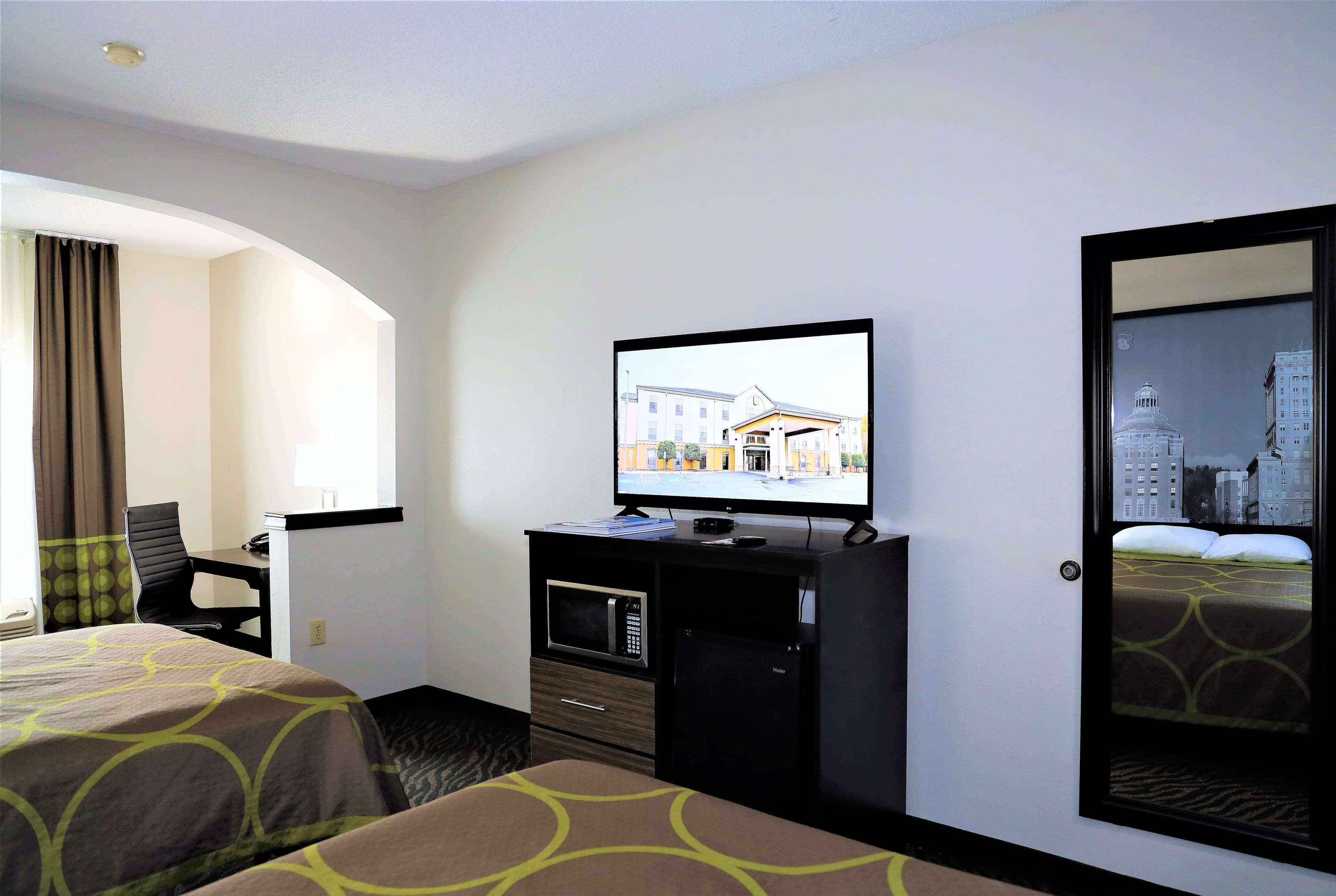 ซูเปอร์ 8 บาย วินด์แฮม ไฮพอยต์/กรีนส์โบโร Hotel ไฮพอยท์ ภายนอก รูปภาพ