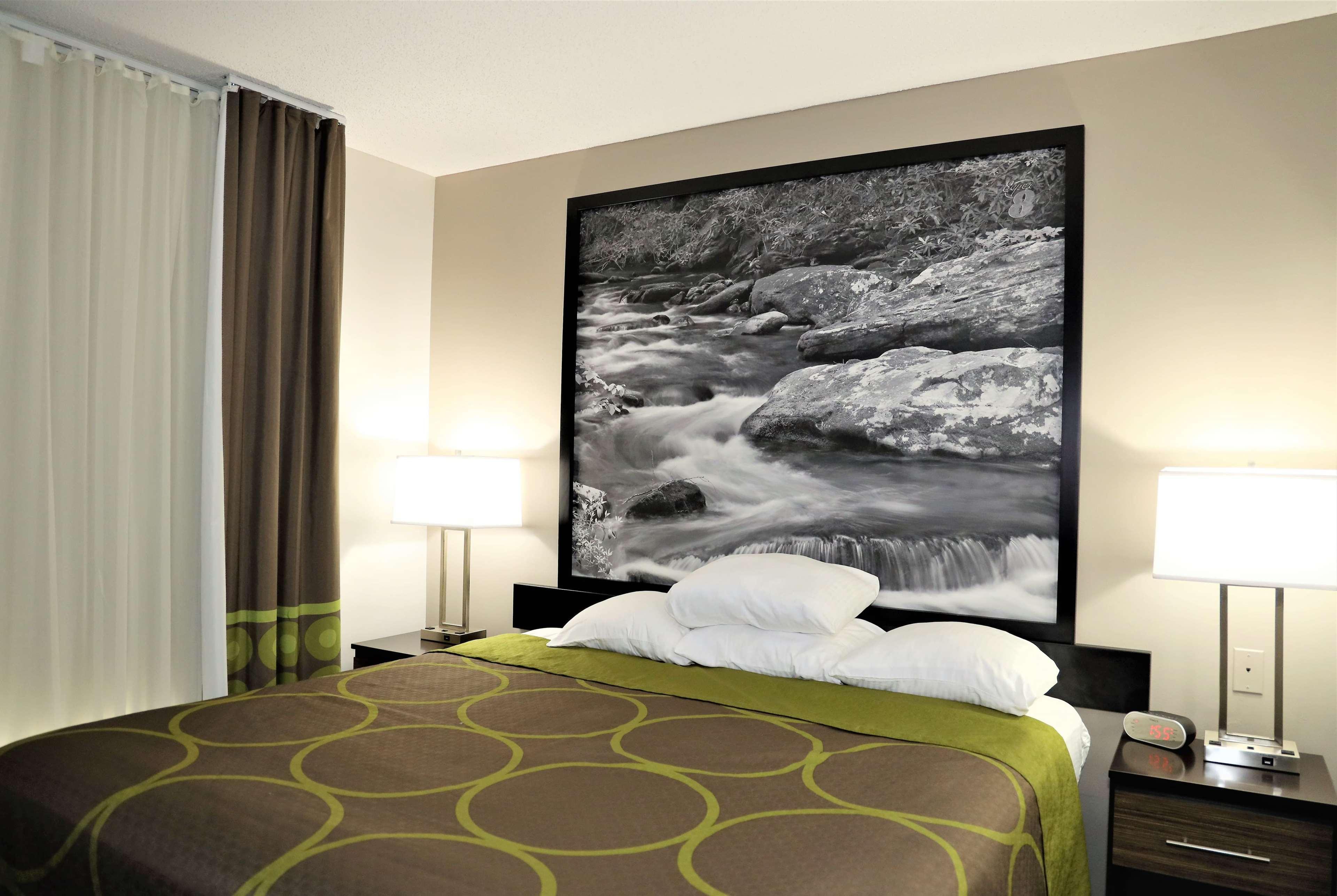 ซูเปอร์ 8 บาย วินด์แฮม ไฮพอยต์/กรีนส์โบโร Hotel ไฮพอยท์ ภายนอก รูปภาพ
