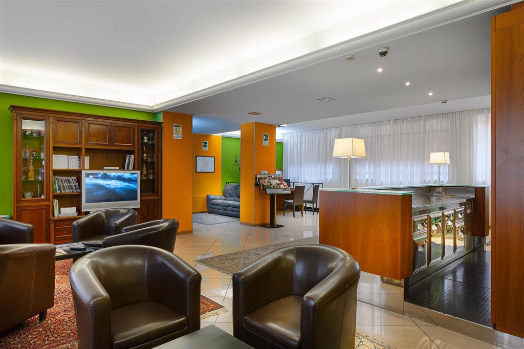 ซูเปอร์ 8 บาย วินด์แฮม ไฮพอยต์/กรีนส์โบโร Hotel ไฮพอยท์ ร้านอาหาร รูปภาพ