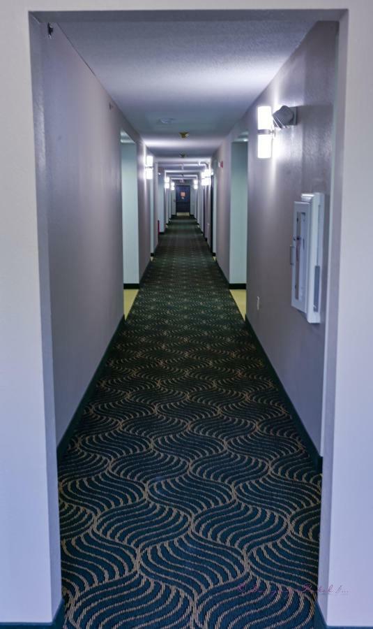 ซูเปอร์ 8 บาย วินด์แฮม ไฮพอยต์/กรีนส์โบโร Hotel ไฮพอยท์ ภายนอก รูปภาพ