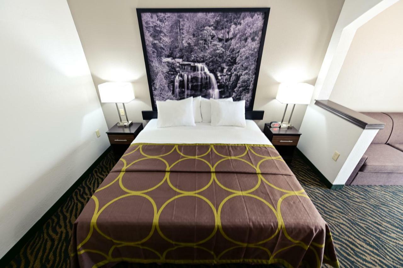 ซูเปอร์ 8 บาย วินด์แฮม ไฮพอยต์/กรีนส์โบโร Hotel ไฮพอยท์ ภายนอก รูปภาพ