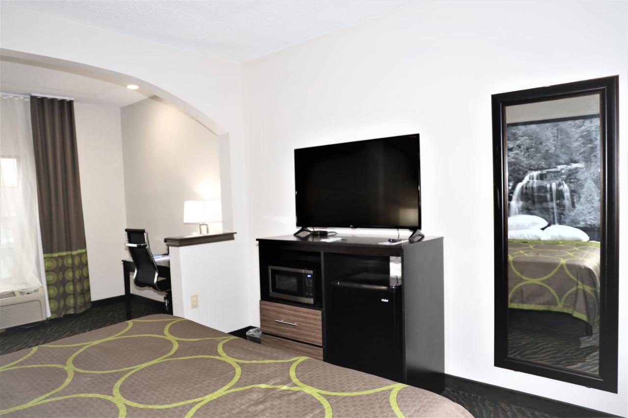 ซูเปอร์ 8 บาย วินด์แฮม ไฮพอยต์/กรีนส์โบโร Hotel ไฮพอยท์ ภายนอก รูปภาพ