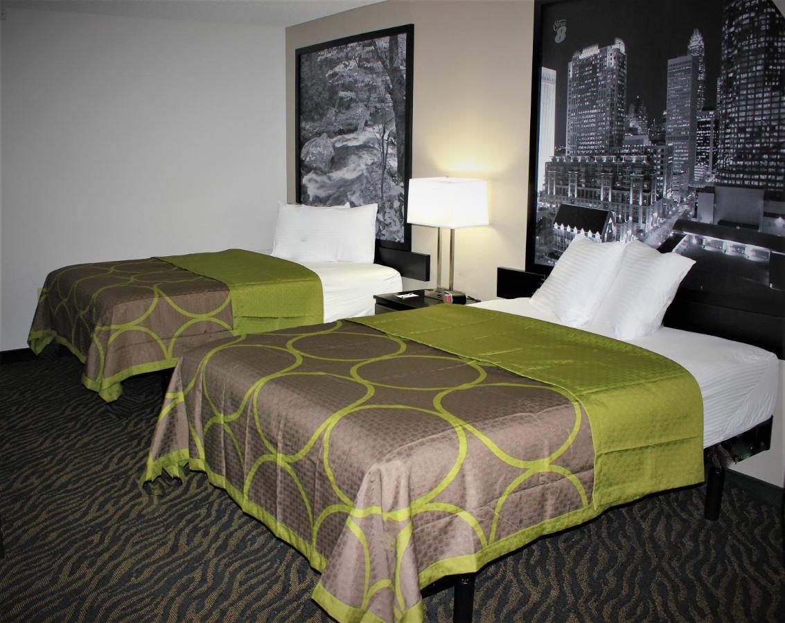 ซูเปอร์ 8 บาย วินด์แฮม ไฮพอยต์/กรีนส์โบโร Hotel ไฮพอยท์ ภายนอก รูปภาพ