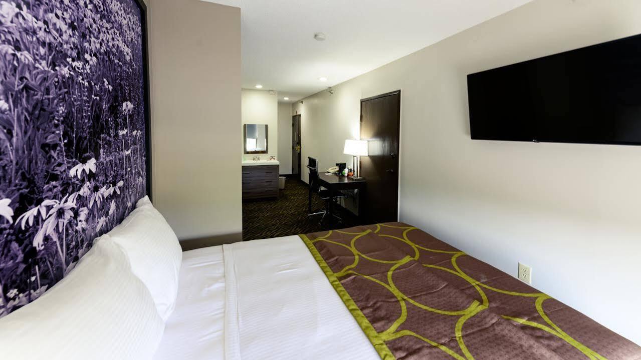 ซูเปอร์ 8 บาย วินด์แฮม ไฮพอยต์/กรีนส์โบโร Hotel ไฮพอยท์ ภายนอก รูปภาพ