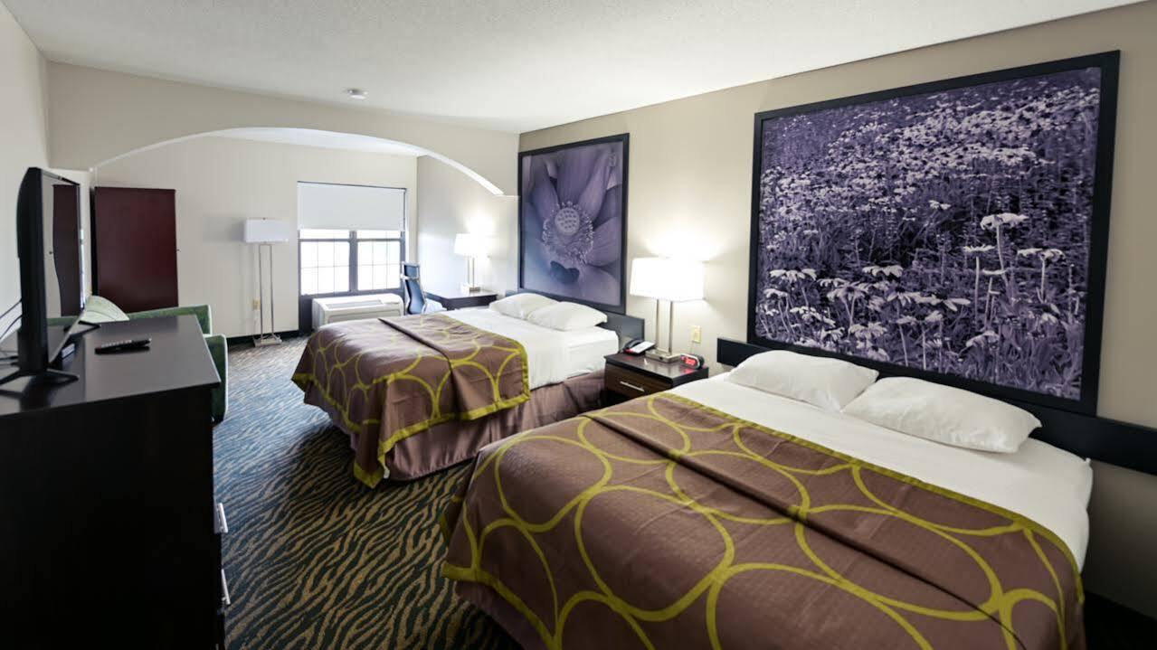 ซูเปอร์ 8 บาย วินด์แฮม ไฮพอยต์/กรีนส์โบโร Hotel ไฮพอยท์ ภายนอก รูปภาพ
