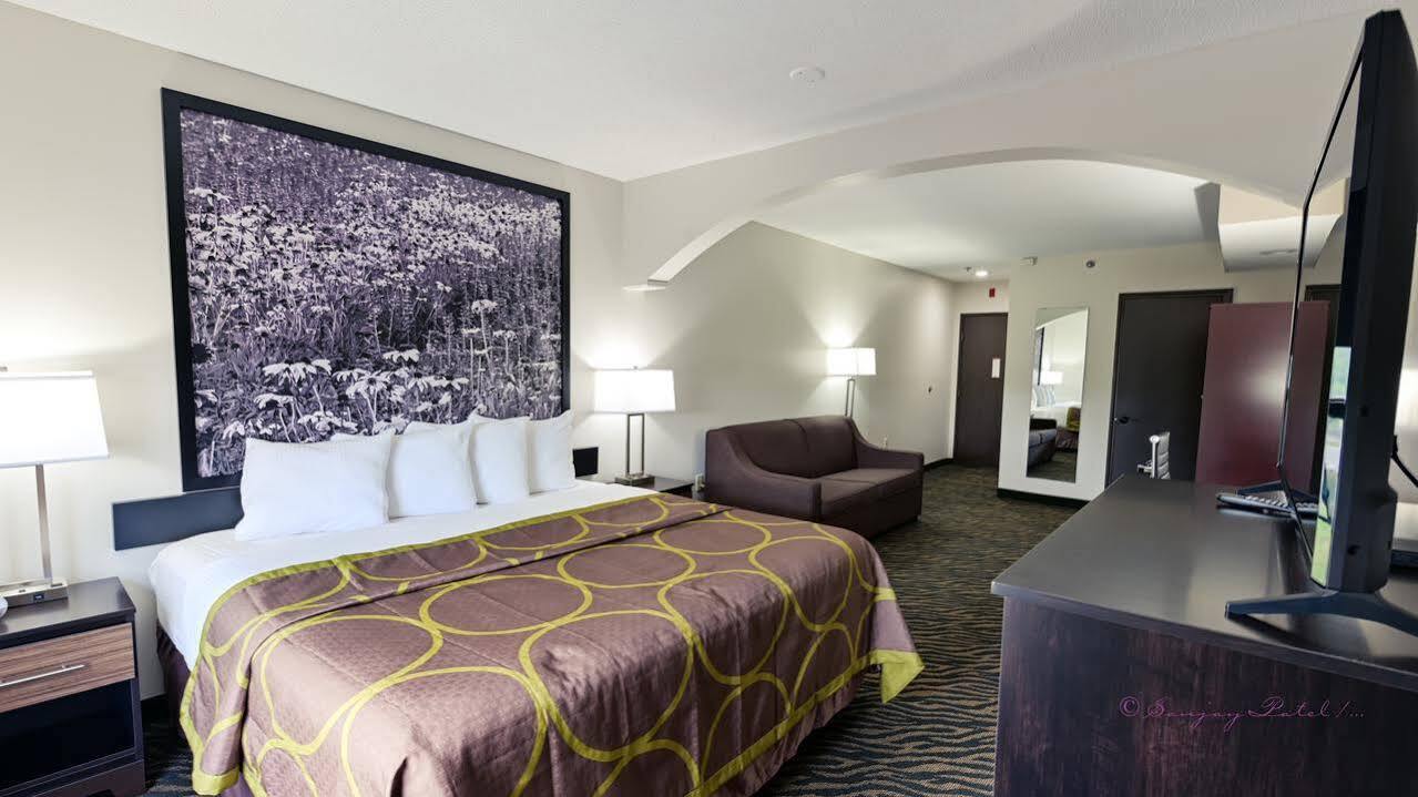 ซูเปอร์ 8 บาย วินด์แฮม ไฮพอยต์/กรีนส์โบโร Hotel ไฮพอยท์ ภายนอก รูปภาพ
