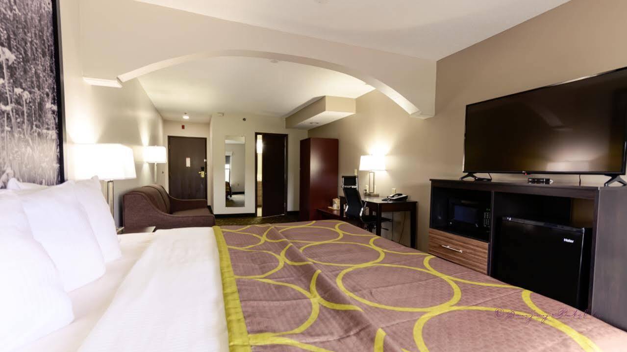 ซูเปอร์ 8 บาย วินด์แฮม ไฮพอยต์/กรีนส์โบโร Hotel ไฮพอยท์ ภายนอก รูปภาพ