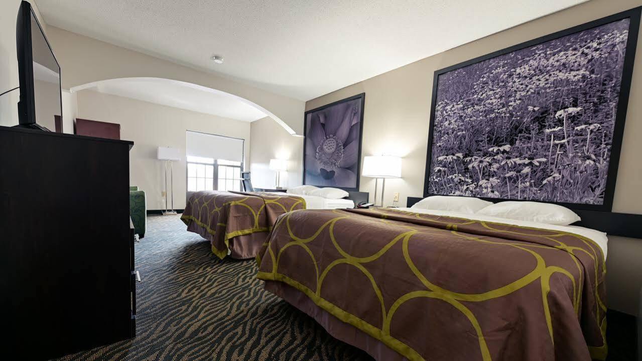 ซูเปอร์ 8 บาย วินด์แฮม ไฮพอยต์/กรีนส์โบโร Hotel ไฮพอยท์ ภายนอก รูปภาพ