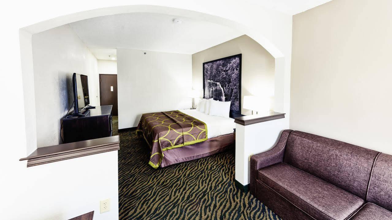 ซูเปอร์ 8 บาย วินด์แฮม ไฮพอยต์/กรีนส์โบโร Hotel ไฮพอยท์ ภายนอก รูปภาพ