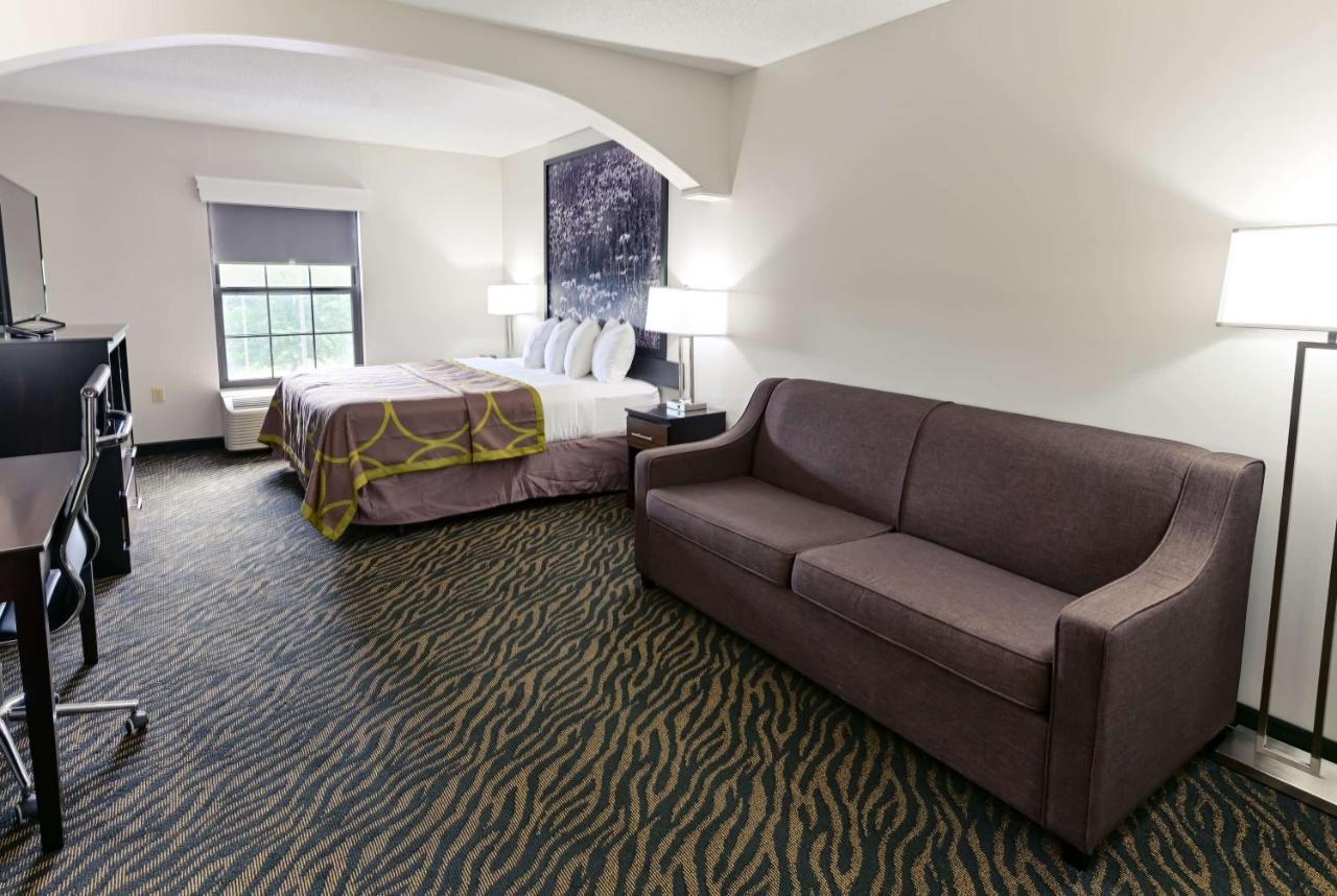 ซูเปอร์ 8 บาย วินด์แฮม ไฮพอยต์/กรีนส์โบโร Hotel ไฮพอยท์ ภายนอก รูปภาพ